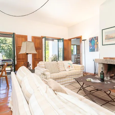 Host Wise - Countryside Escape With Pool And Tennis Court Holiday home *