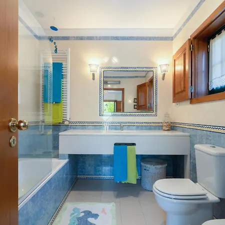 Host Wise - Countryside Escape With Pool And Tennis Court *
