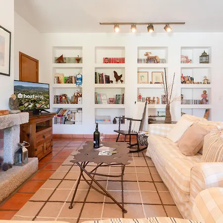 Holiday home Host Wise - Countryside Escape With Pool And Tennis Court